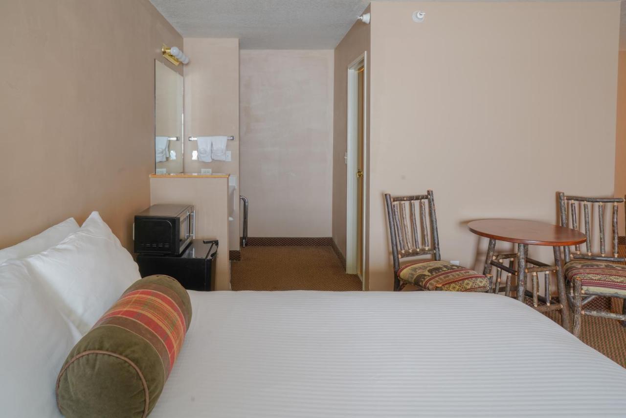 Whitewater Inn Big Sky Ngoại thất bức ảnh